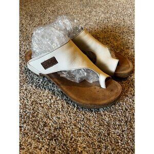 Taos Off White Loop Wedge Thong Toe Post Sandals Sz 7-7.5